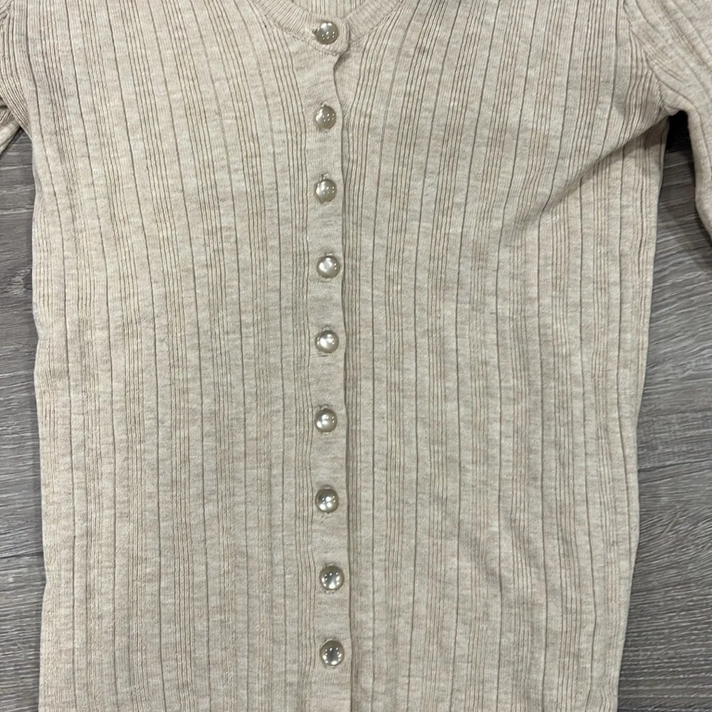 Heartloom Cream Ribbed Button-Front V-Neck Top - Picture 2 of 6